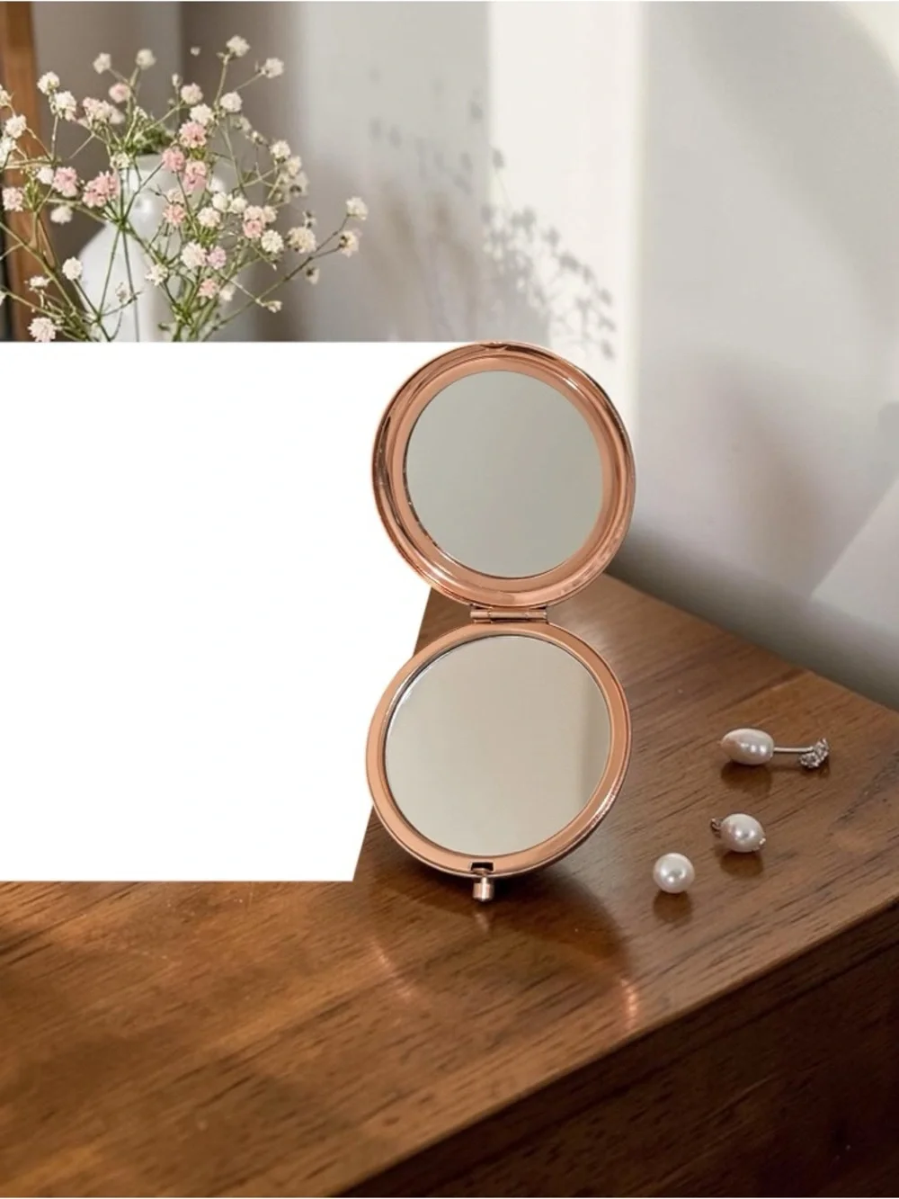 Compact Travel Mini Mirror with an Engraved Front Cover Women's Gold-Tone
